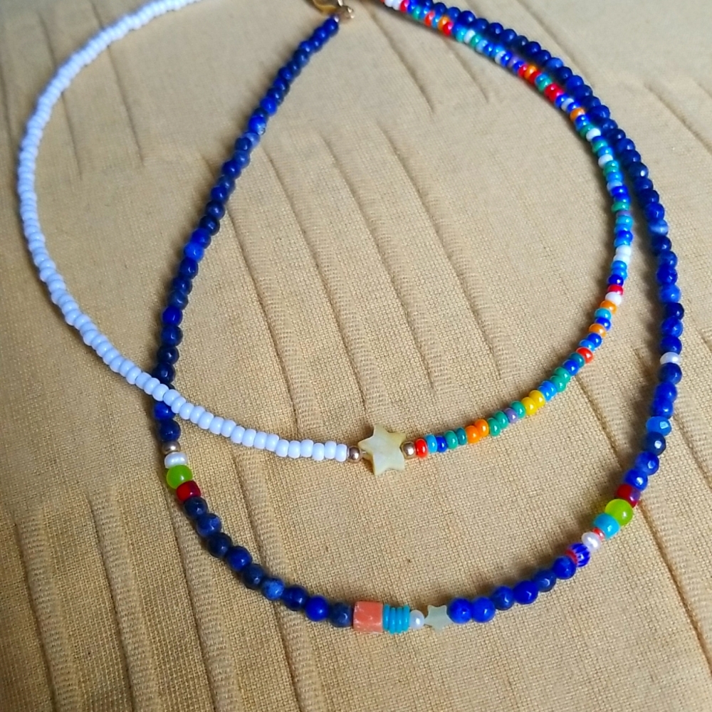 2 Necklaces - Picture 2 of 6